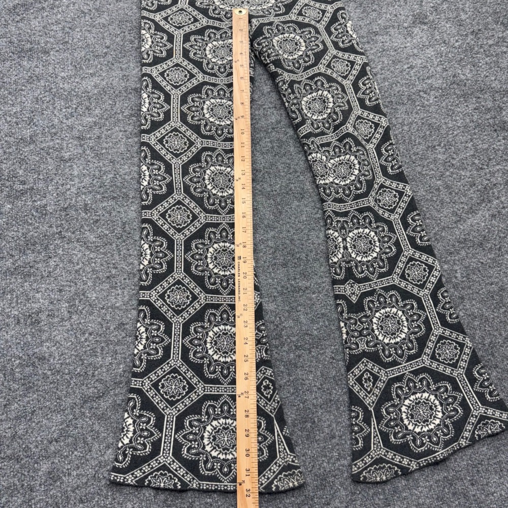 Odd Molly Womens Black White Geometric Mandala Knit Flare Bell Bottom Pants 2 - Picture 4 of 8
